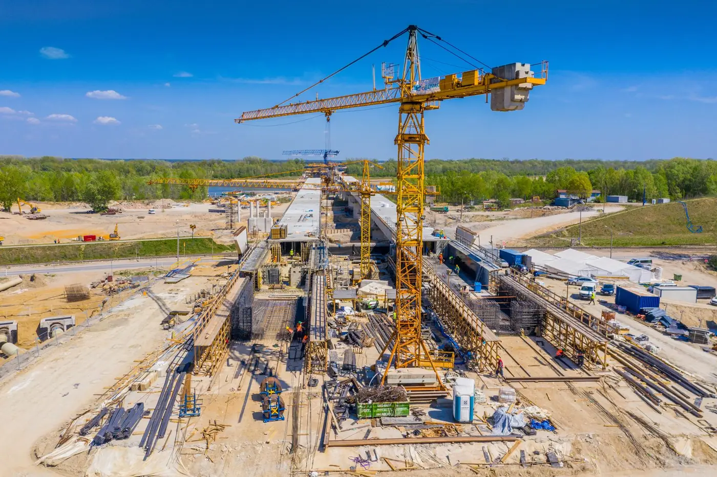 Großbaustelle mit Kran